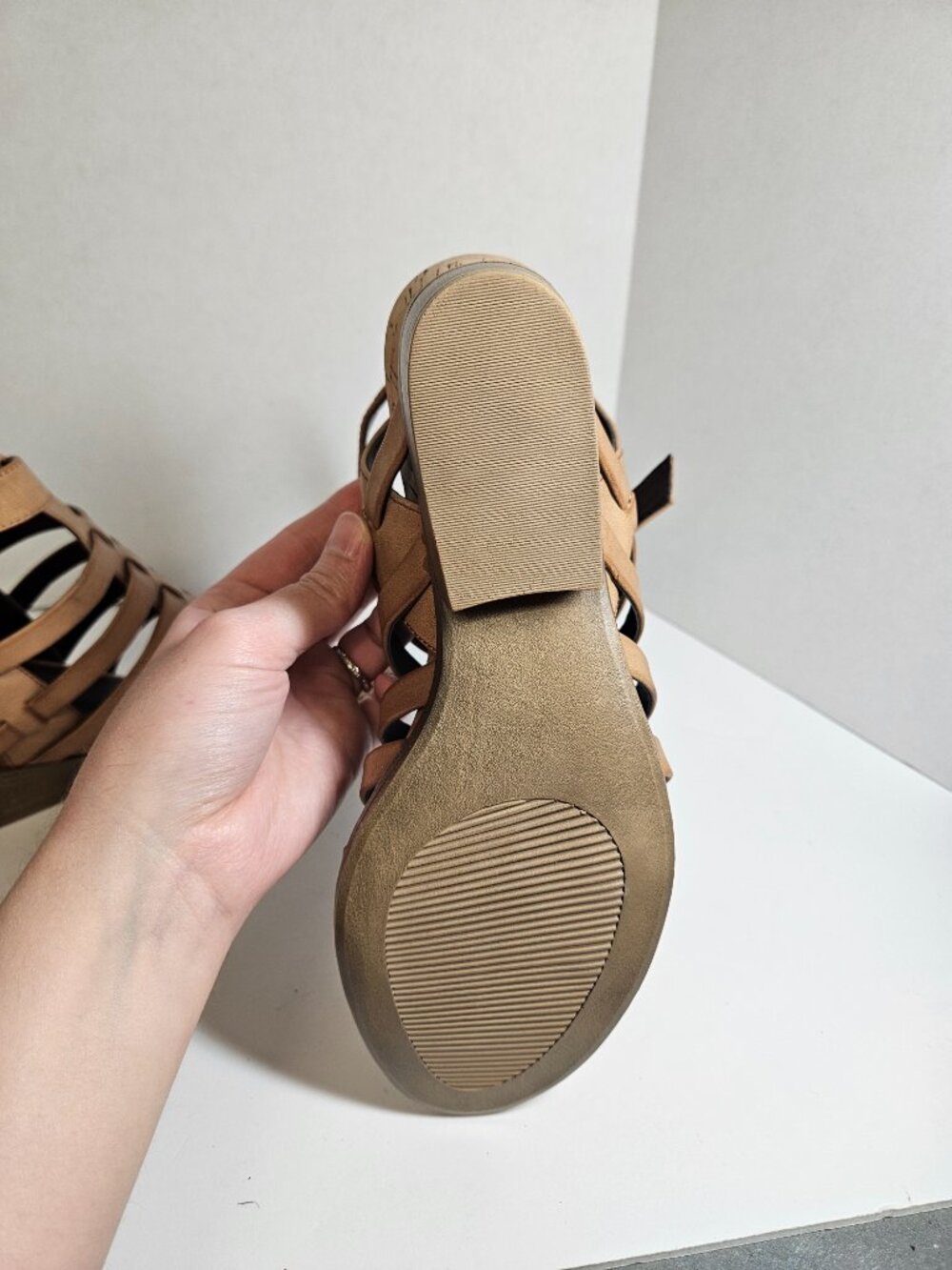 White Mountain Heel Sandal - Picture 8 of 9